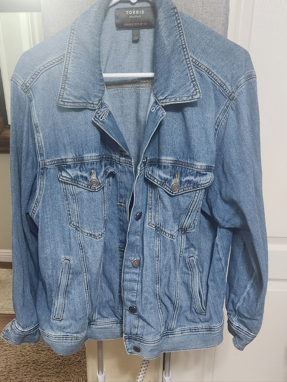 Torrid Ultra Soft Premium Stretch Denim Jacket Size 1 EUC Never Worn